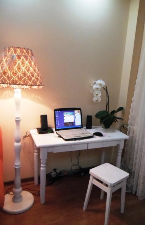 STÓŁ TOALETKA BIURKO 90x50 kuchnia jadalnia hotel Krzesła w zestawie brak