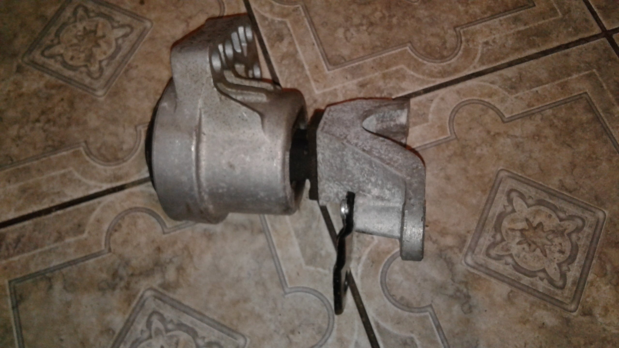 FORD MONDEO MK5 2.0 подушка Двигателя