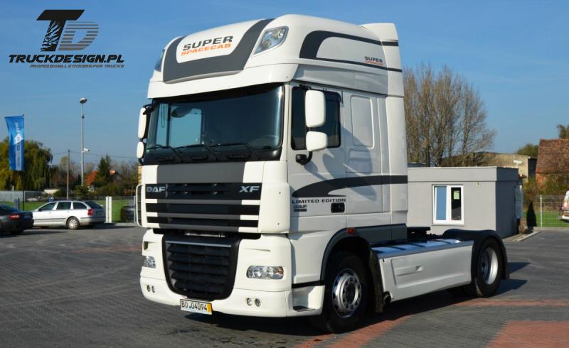 Наклейка даф 105. DAF XF 105 Limited Edition. DAF XF 105 super Space Cab Limited. DAF XF 105 super Space Cab. DAF xf105 шаланда.