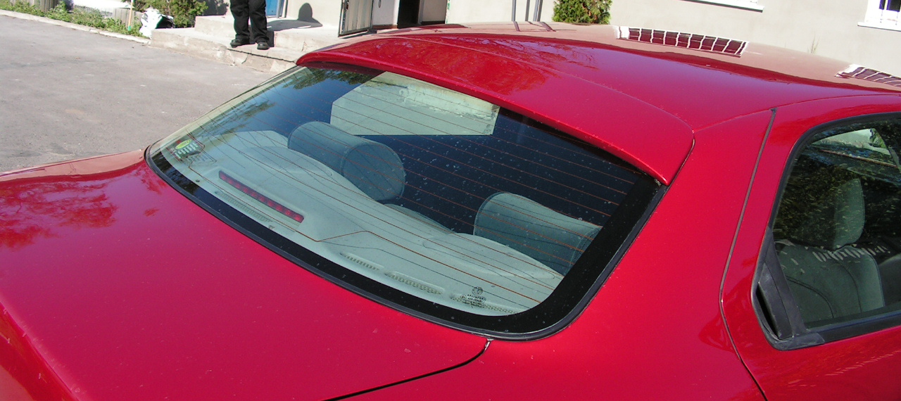 Reflector on the windshield spoler roof for Alfa Romeo 156