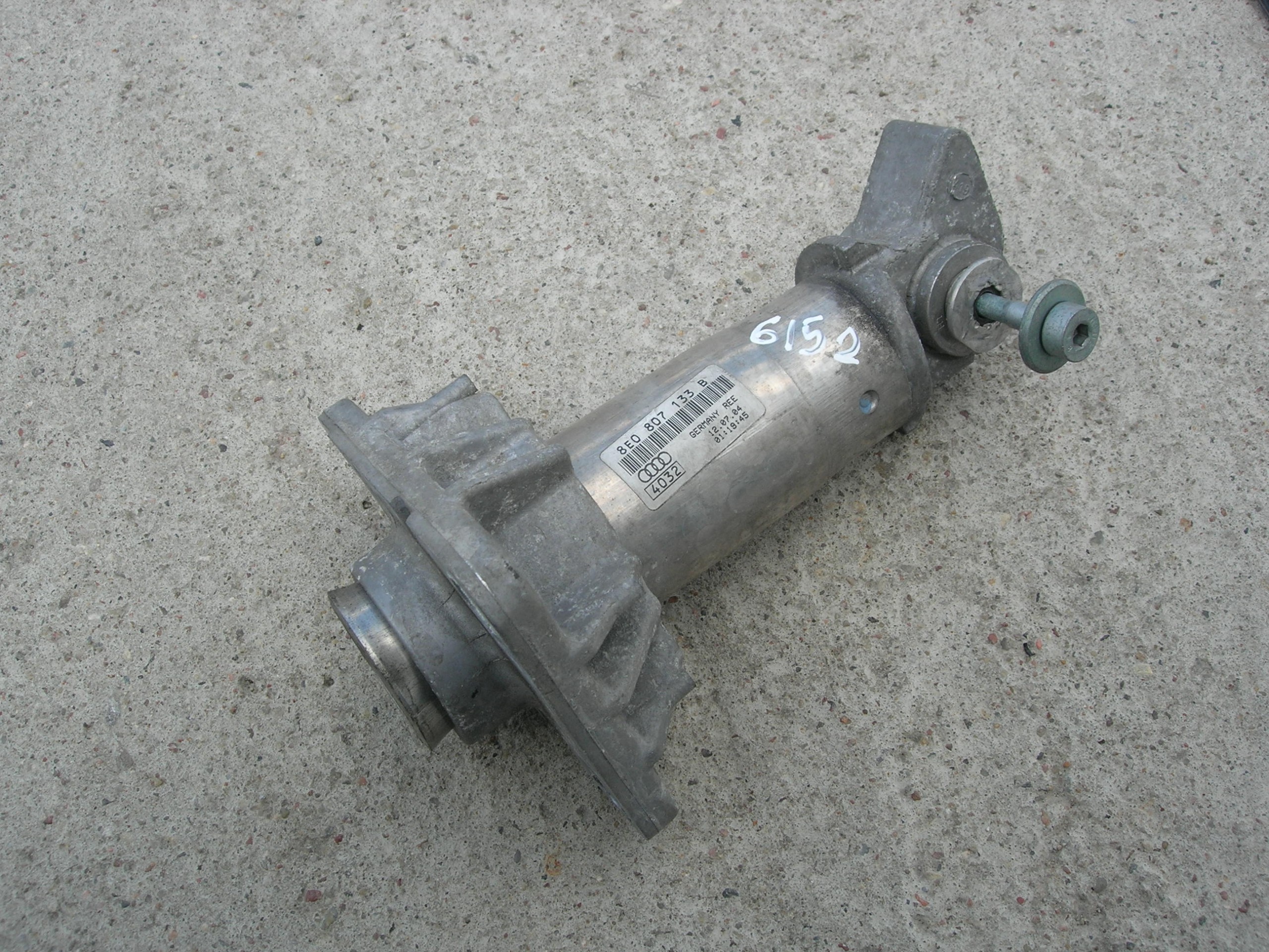 STREFA ZGNIOTU ODBÓJ LP AUDI A4 B6 8E0807133B W-WA Strona zabudowy przód