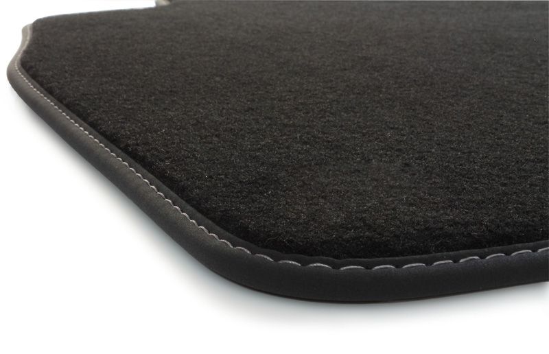 Ford Focus II 2004-2011 DYWANIKI PREMIUM CARMAT Producent Texer