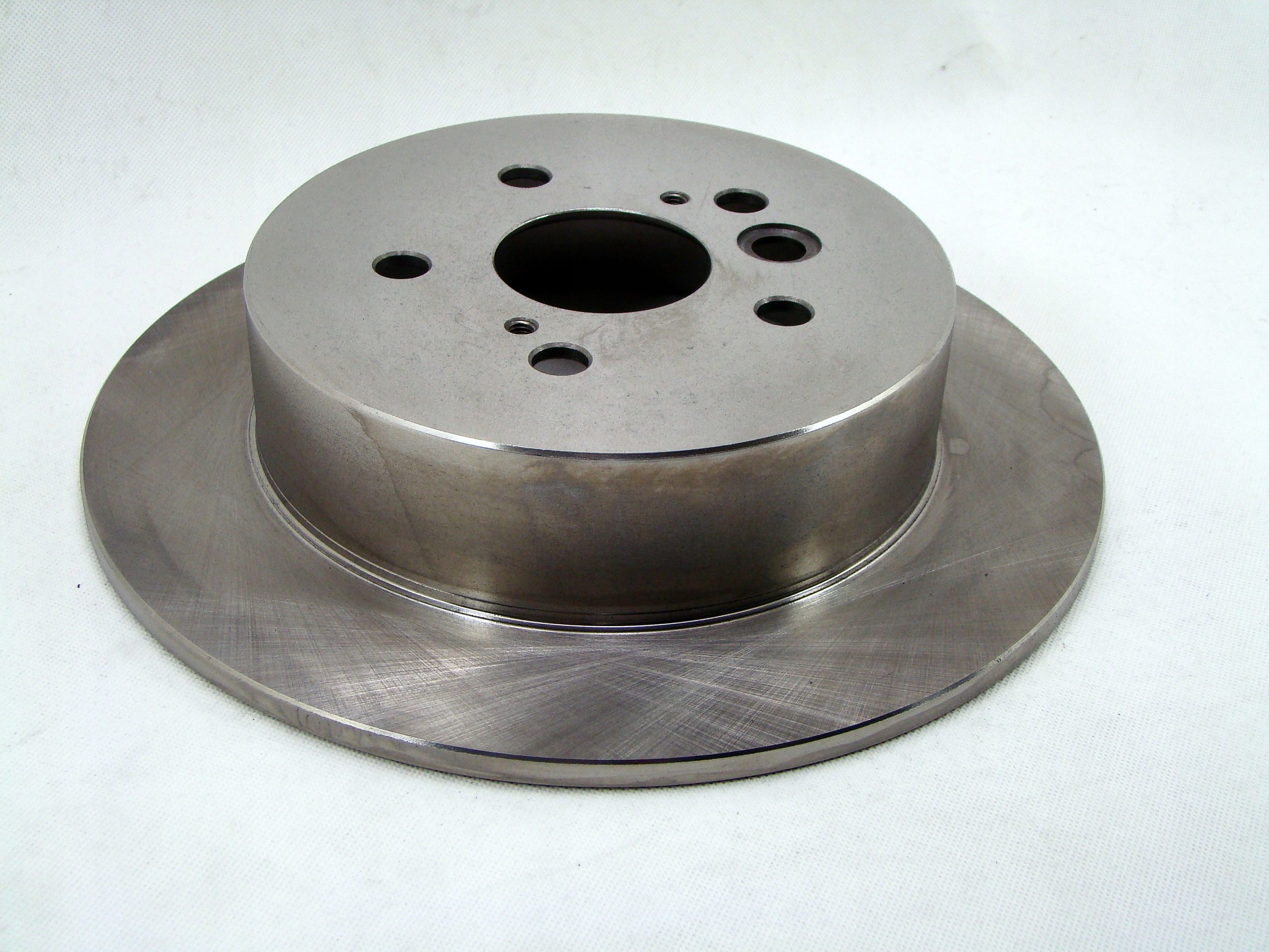 Tarcze x2 + klocki TYŁ TOYOTA RAV4 RAV 4 II 2000-05 Strona zabudowy tył