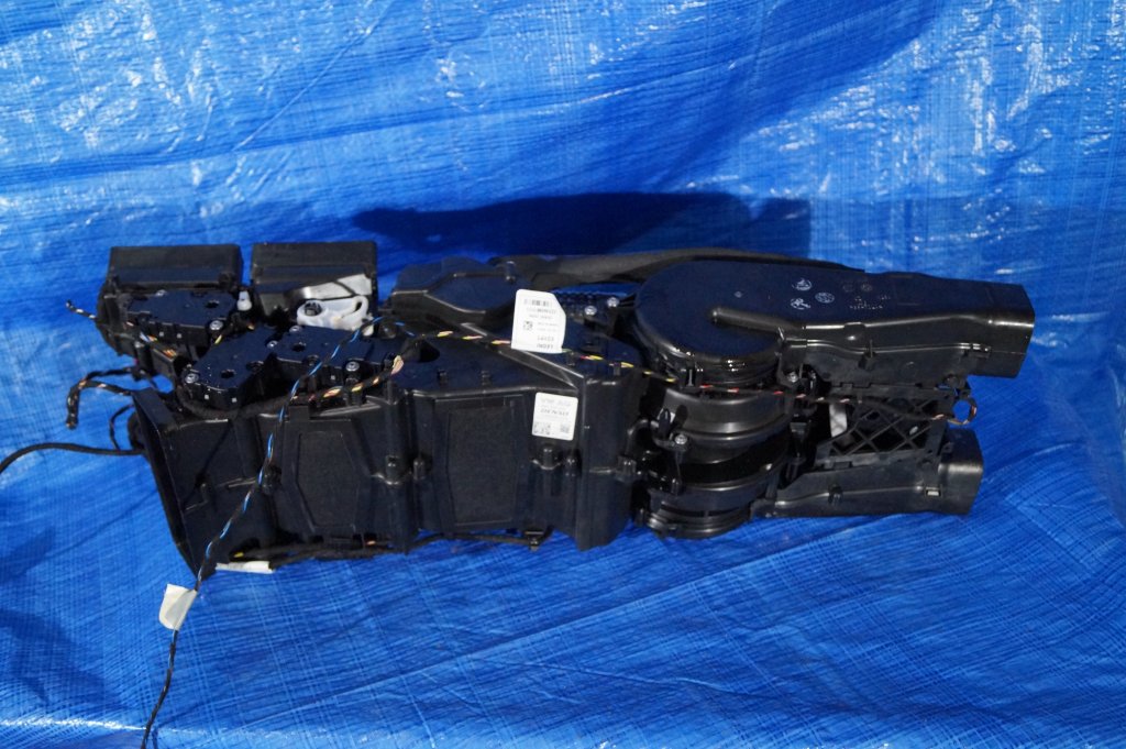 AUDI Q7 4m 15R задній обігрівач 4m0820004