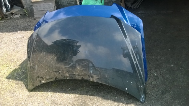 Mazda MPV 2003-2006 капот кришка двигуна