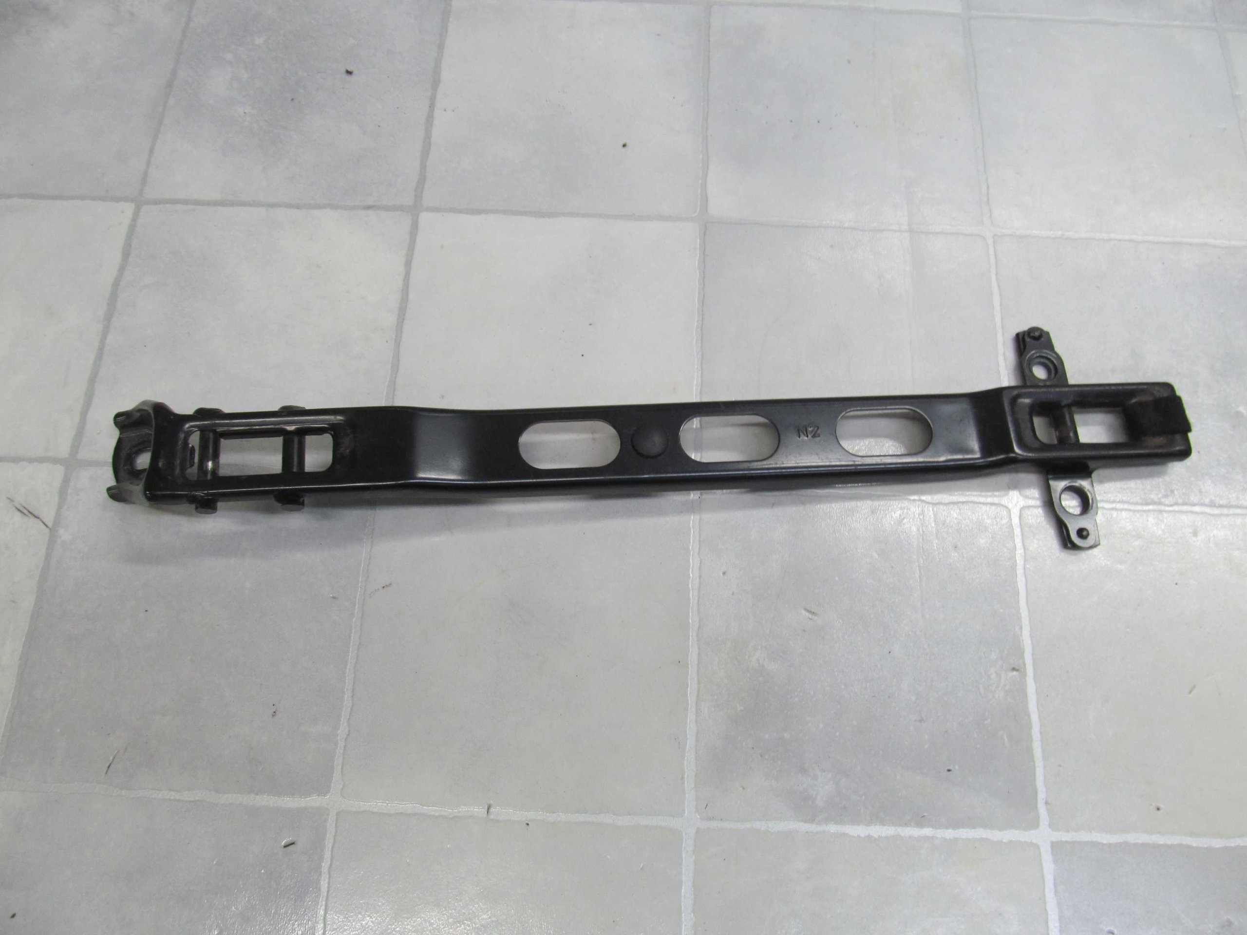 TOYOTA AVENSIS VERSO 01 MOCOWANIE FOTELA TL III R Car type Passenger cars