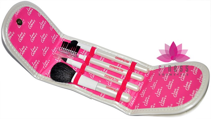 COSMOPOLITAN ZESTAW DO MAKIJAŻU + ETUI Rodzaj włosia naturalne