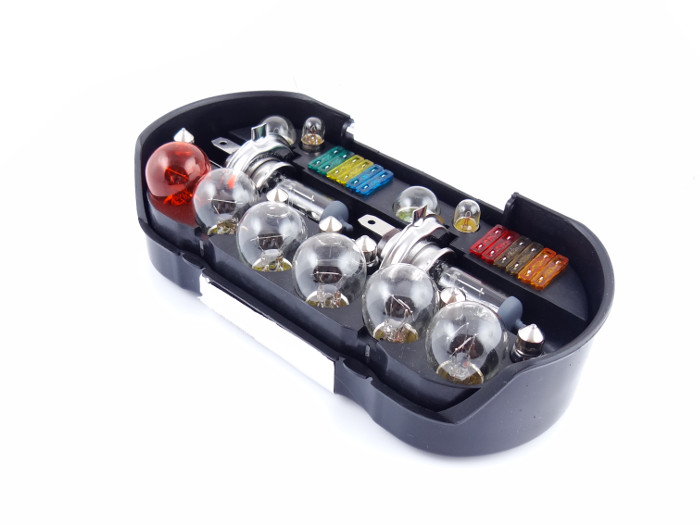 

Zestaw Zapasowych Żarówek 2x H4 12V 60/55W 30 elem