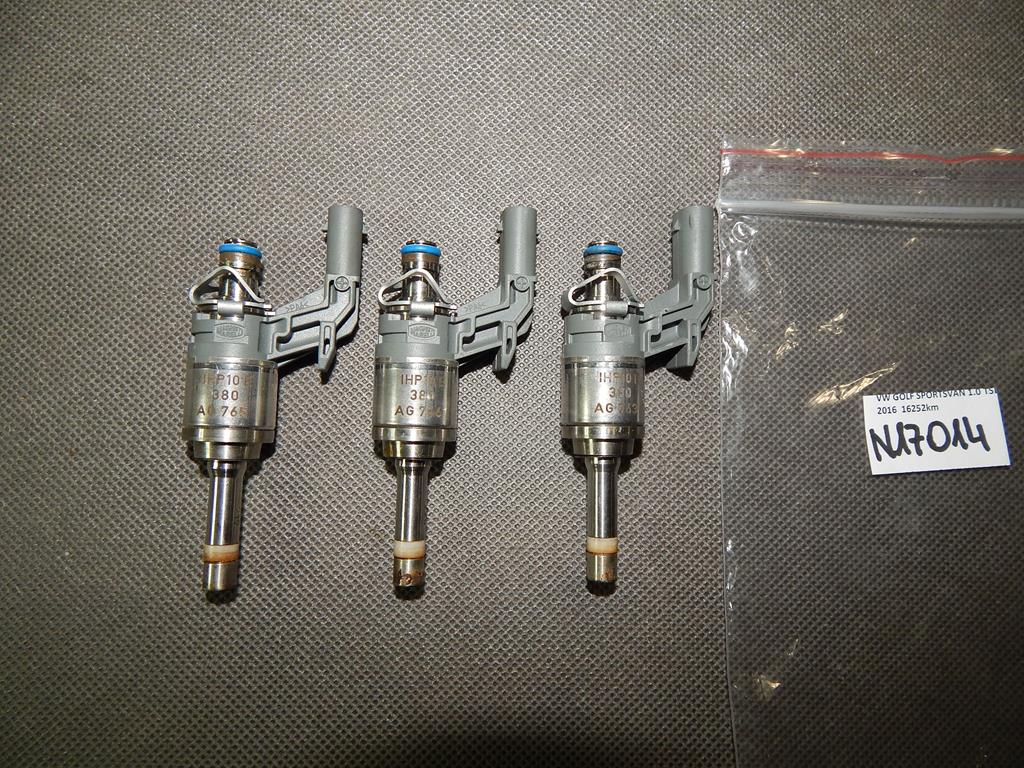 VW GOLF 7 SPORTSVAN nozzle injector V03951456D