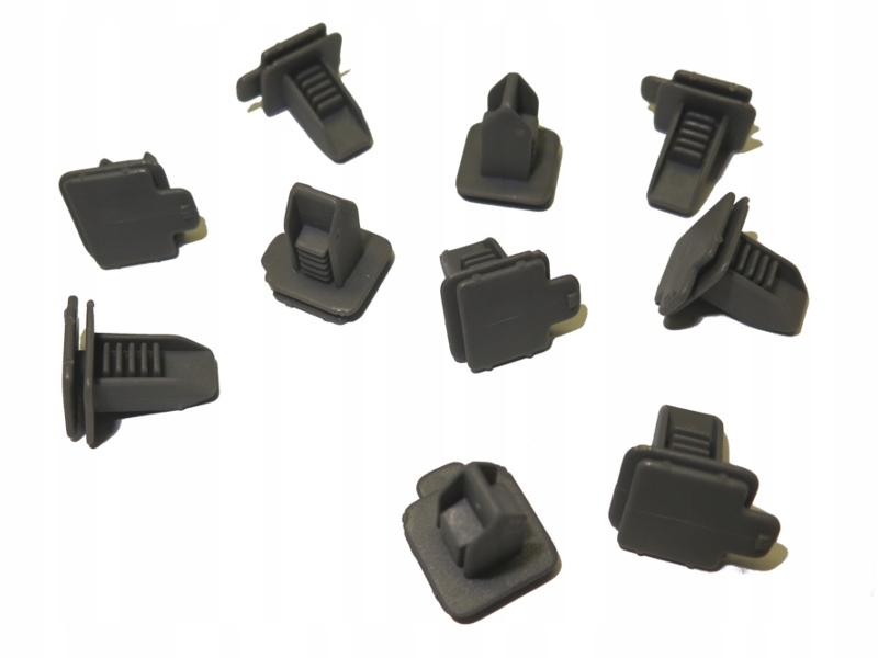 SPINKI USZCZELKI SZYBY BAGAŻNIKA LANCIA YPSILON