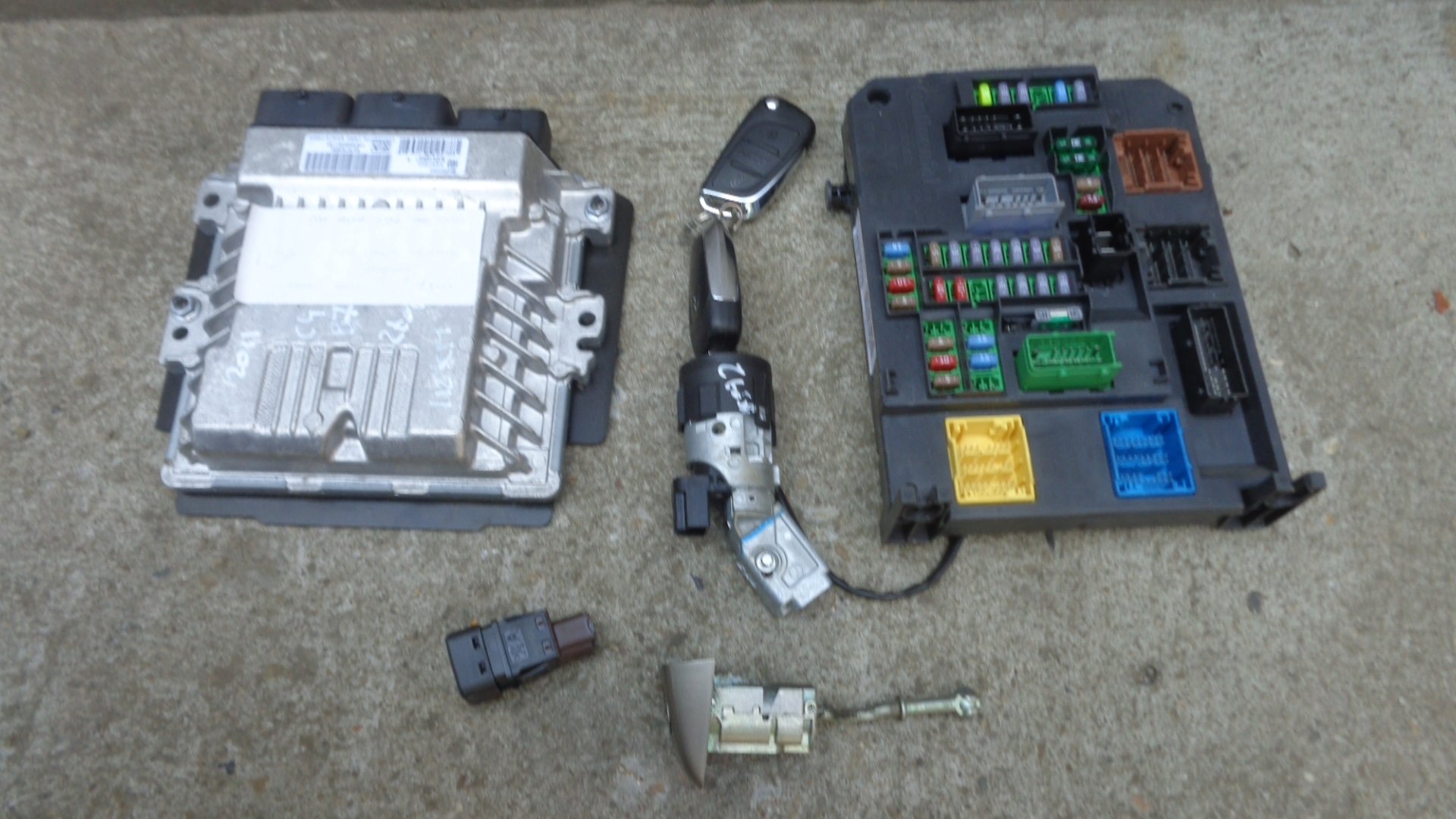 computer 1.6 HDI CITROEN c4 DS4 Montaggio 9676760880