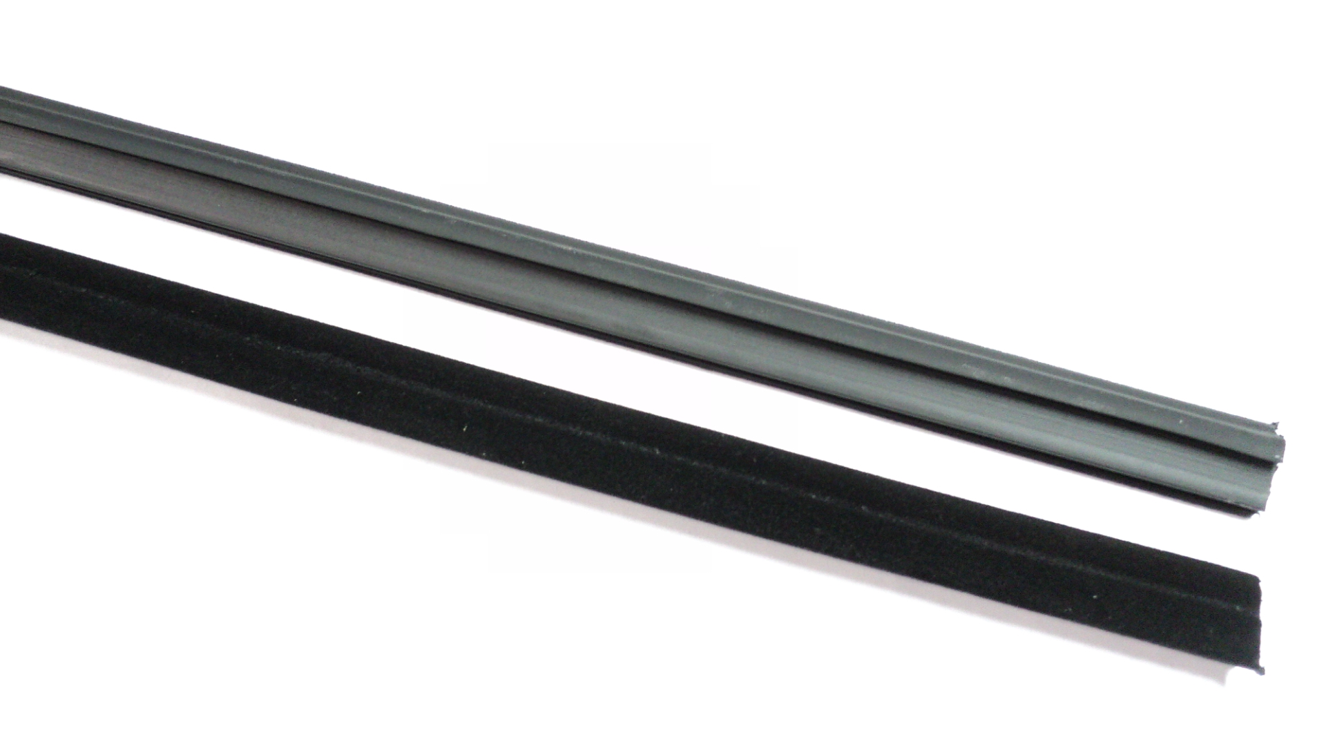 DB107-4E - Уплотнение стекла Mercedes скребок снаружи W107 SL