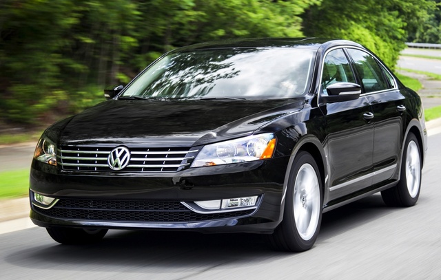 направляющая ПОД Фару ПРАВЫЙ  VW PASSAT B7 USA 2011 - 2015 Производитель запчасти Другой foto 1