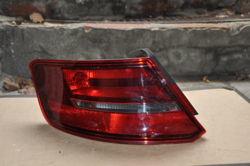Audi A3 SPORTBACK 8V4945095C левый оригинал