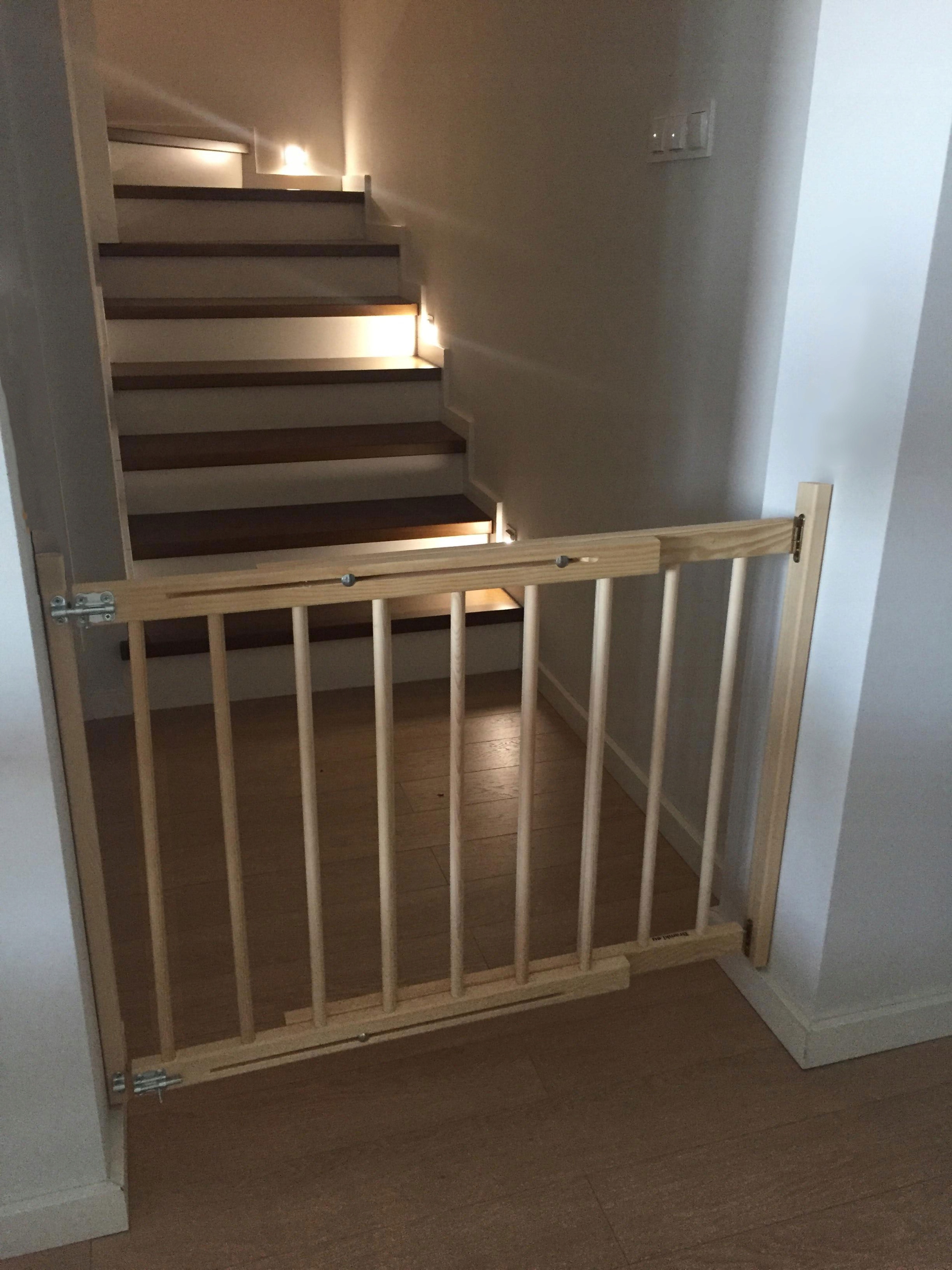 LISTWA: 2,2 x 4,6 cm - POMOCNA PRZY MONTAŻU BRAMKI Przeznaczenie drzwi kominek schody inne