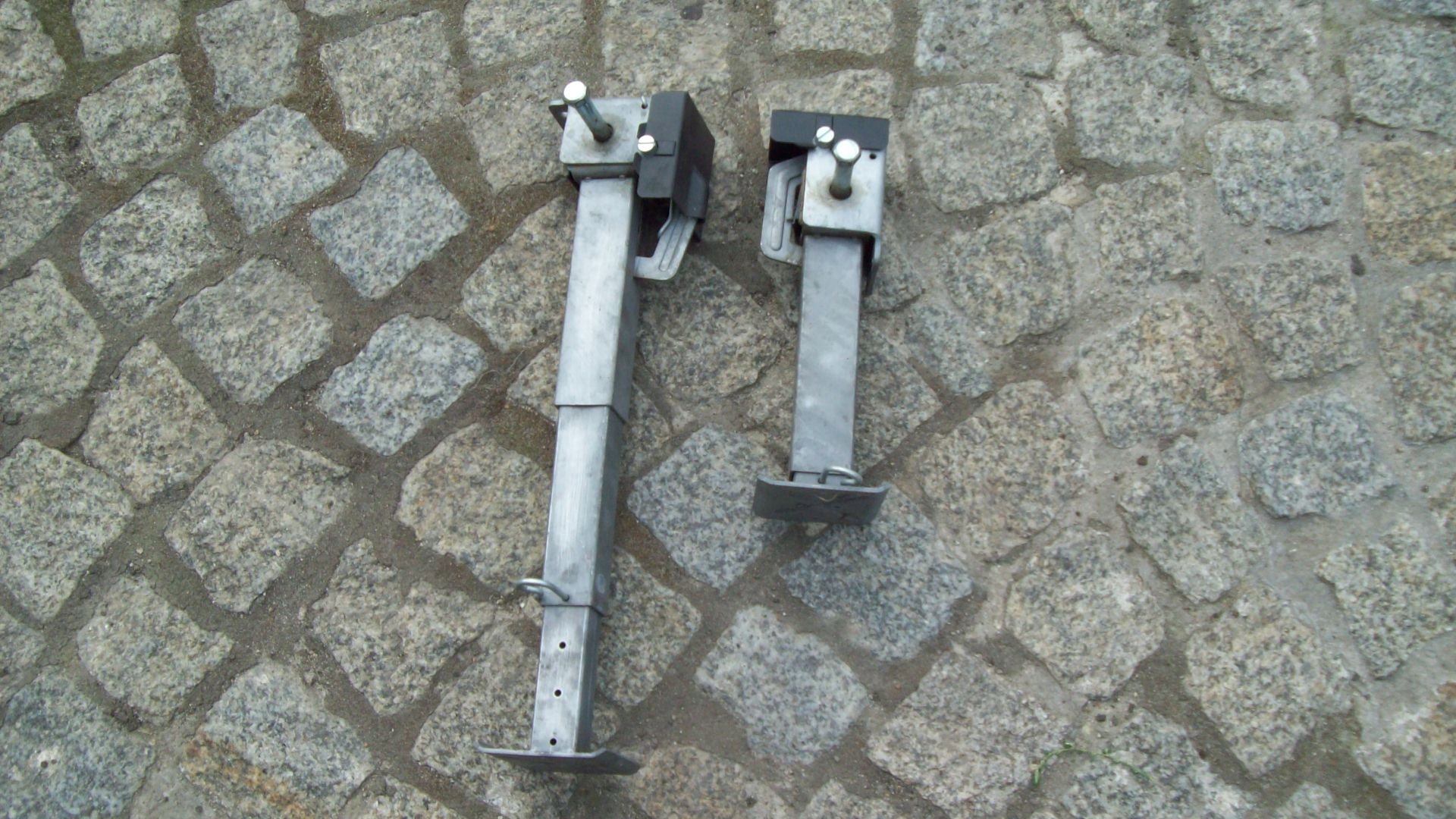 ОПОРИ, НІЖКИ ДЛЯ АВТО КЕМПІНГУ