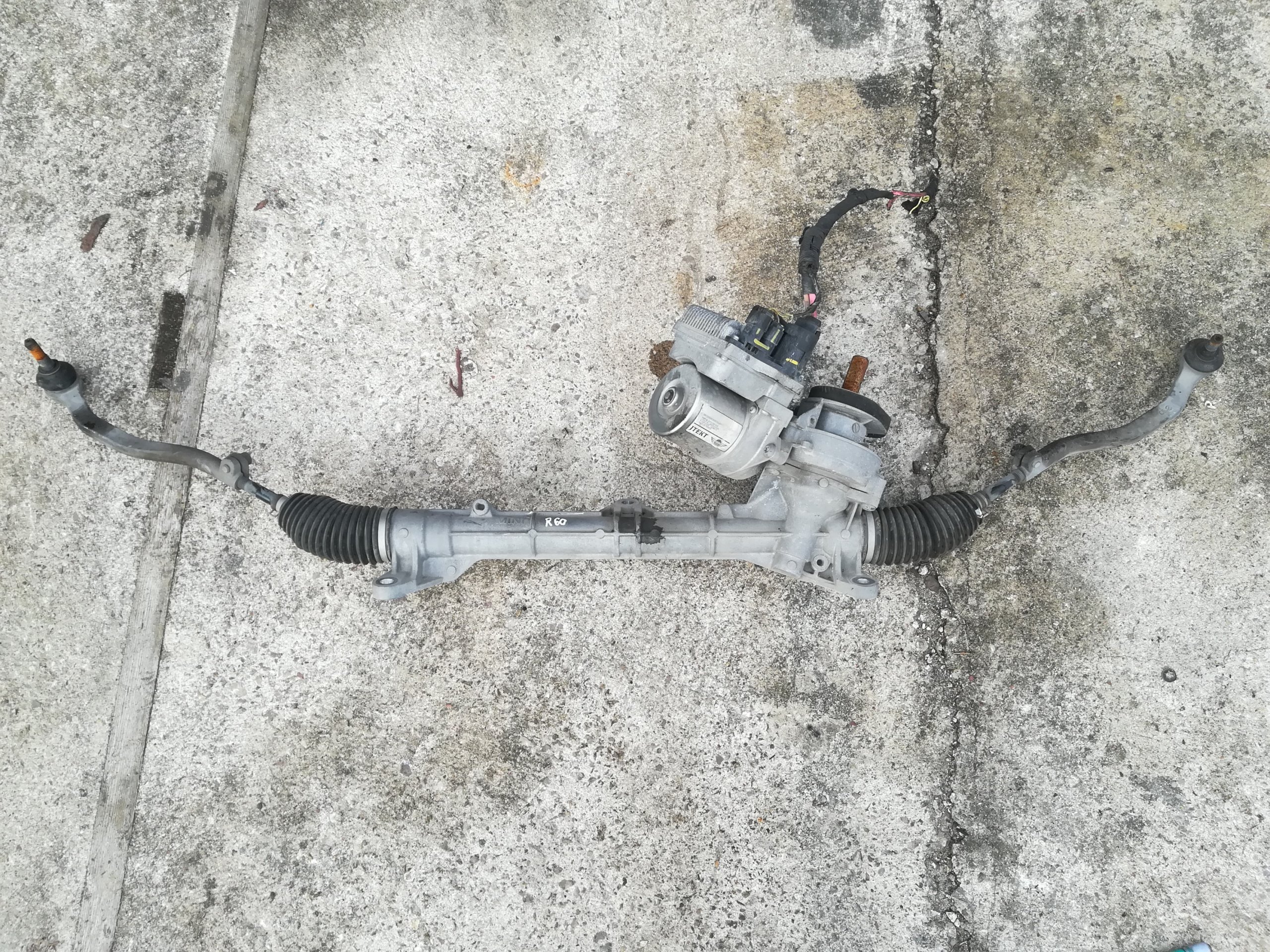 MINI COUNTRYMAN R 60 servo control