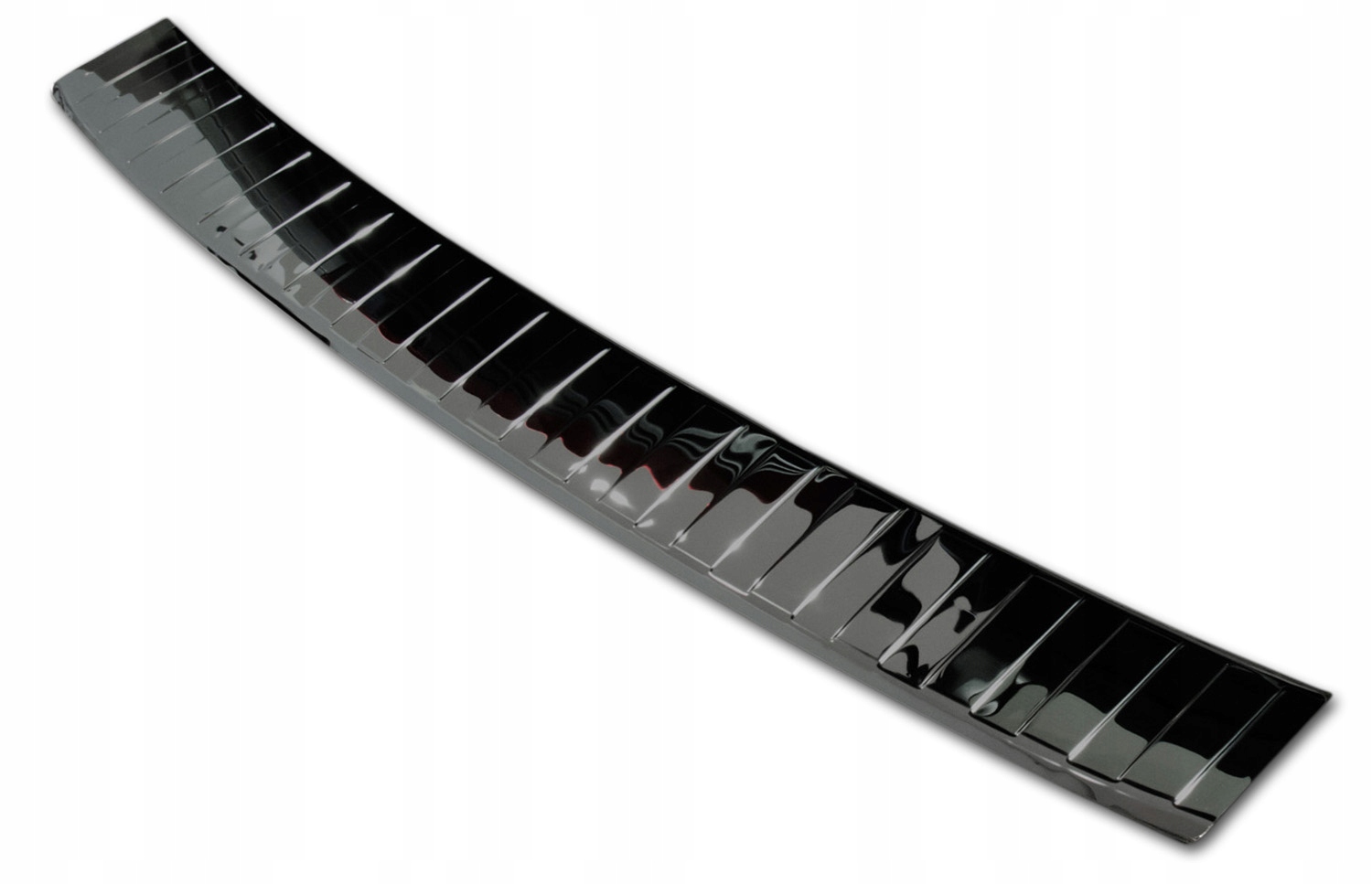 51026 - Накладка защитная накладка для VW PASSAT B8 универсал