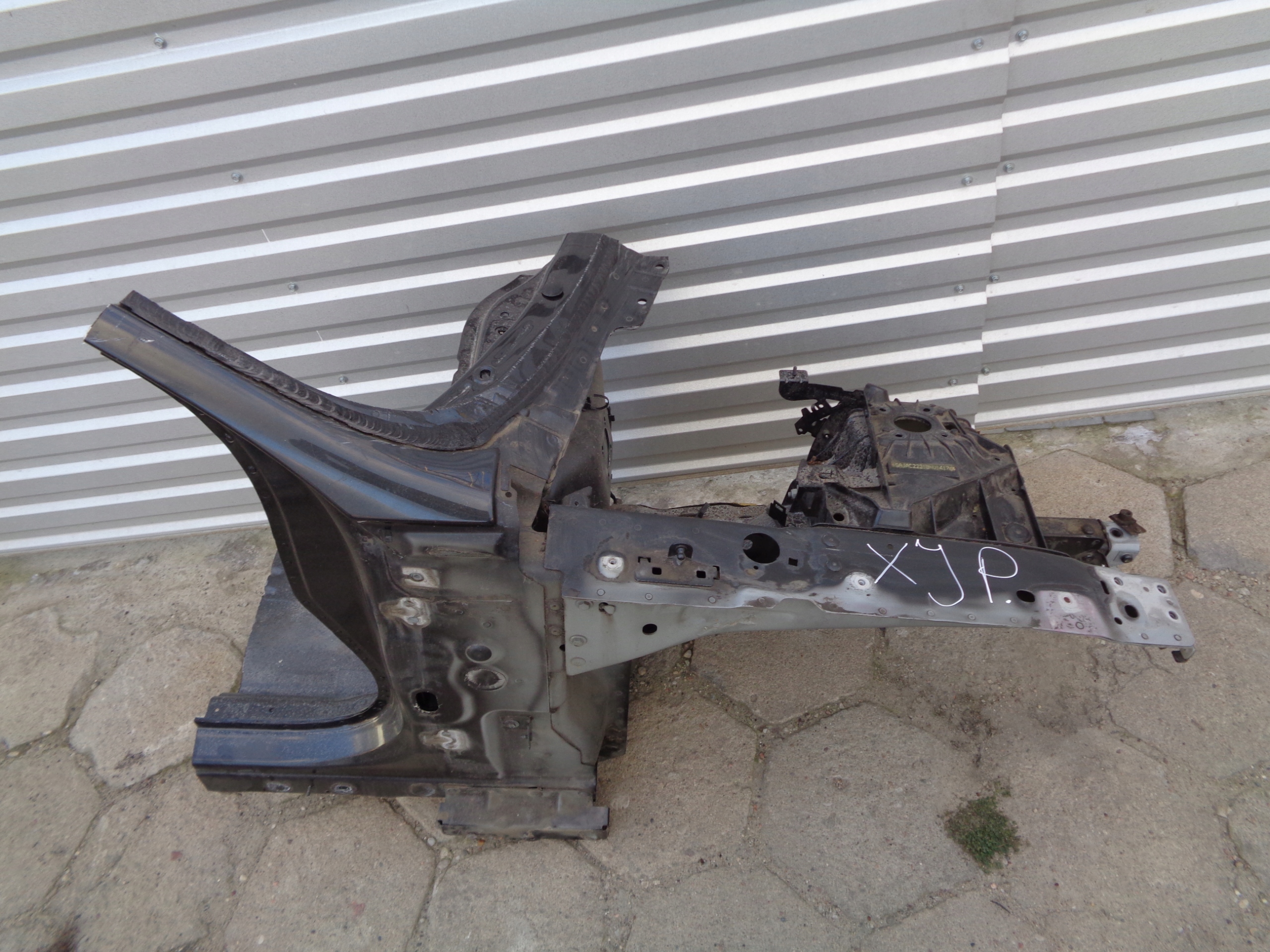 PODŁUŻNICA CWIARTKA PRZOD PRAWA JAGUAR XJ IV X351