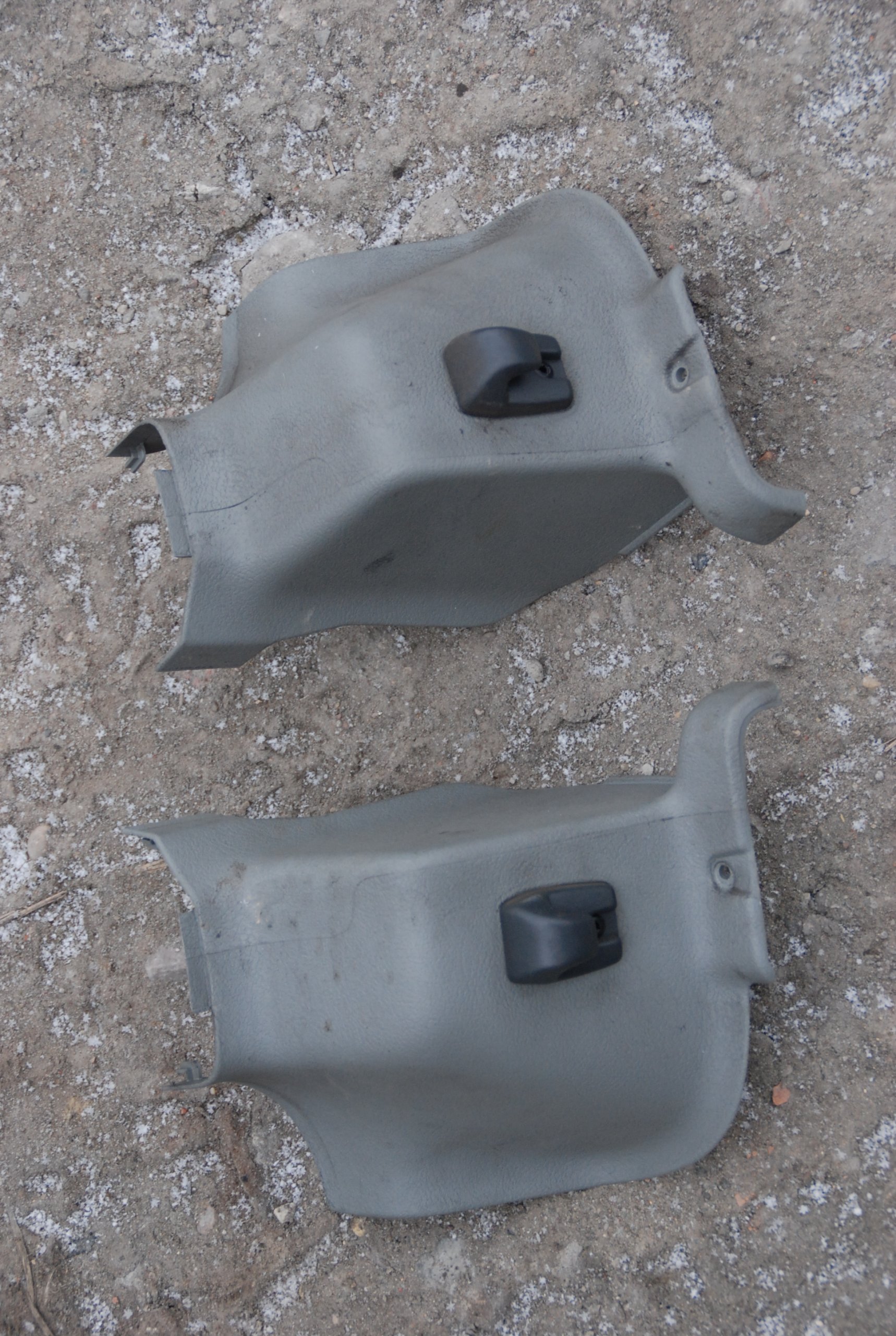 PLASTIK OSŁONA SŁUPKA P / L GÓRNA MASTER II