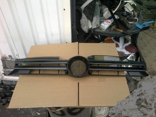 решетка радиатора vw GOLF VI 6 оригинал 5K0