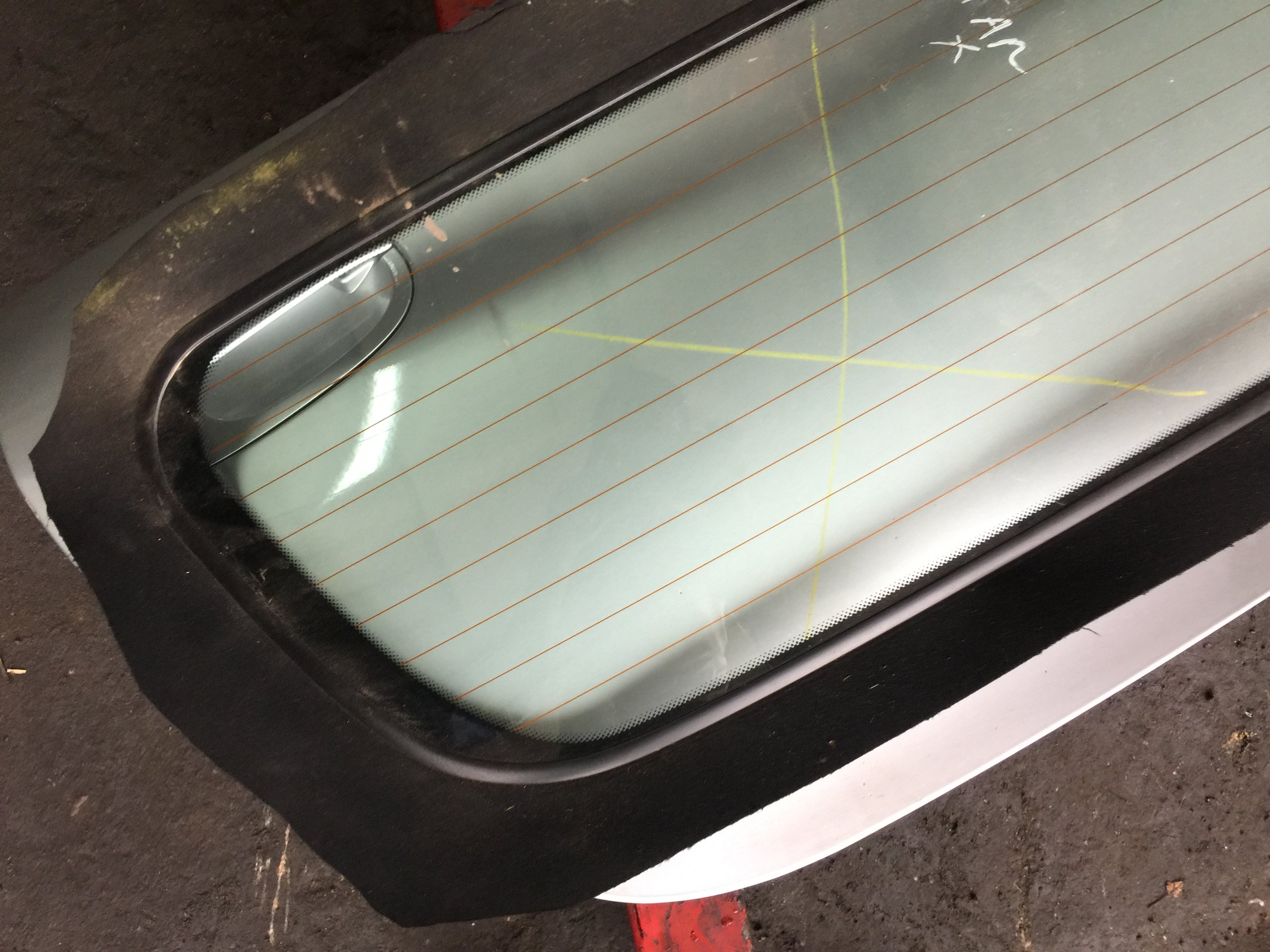 SZYBA DACHU TYL BMW Z4 E85 Typ samochodu Samochody osobowe