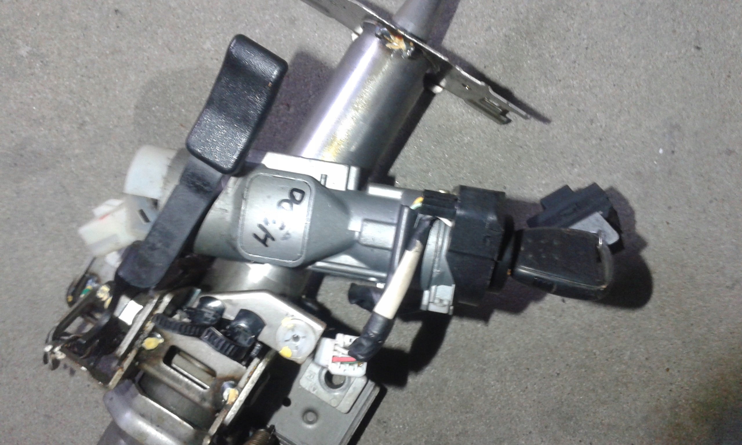 HYUNDAI H1 H300 STAREX 2009 г. замок зажигания с ключом