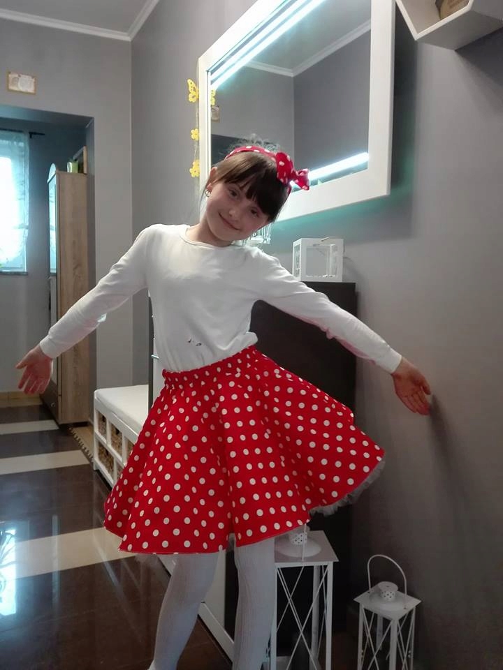 SPÓDNICZKI Z KOŁA PIN-UP Z HAŁKĄ GROCHY 134 Zapięcie brak