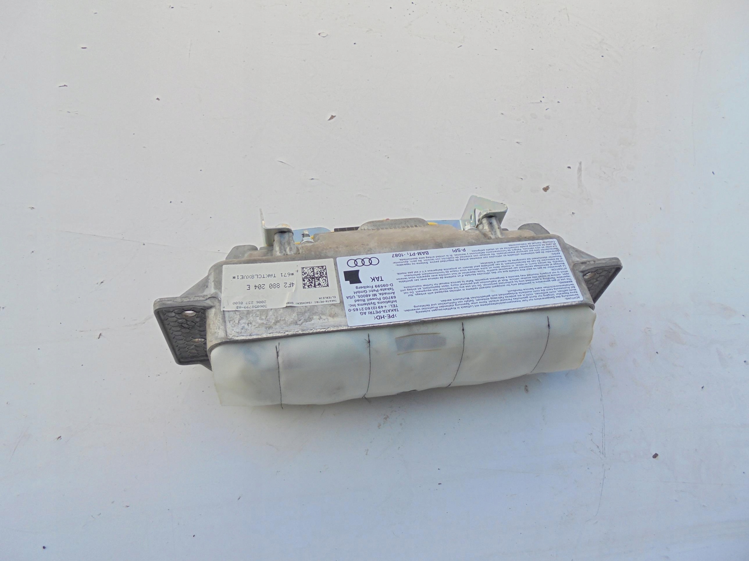 подушка пассажира 4F2880204E Audi A6 C6