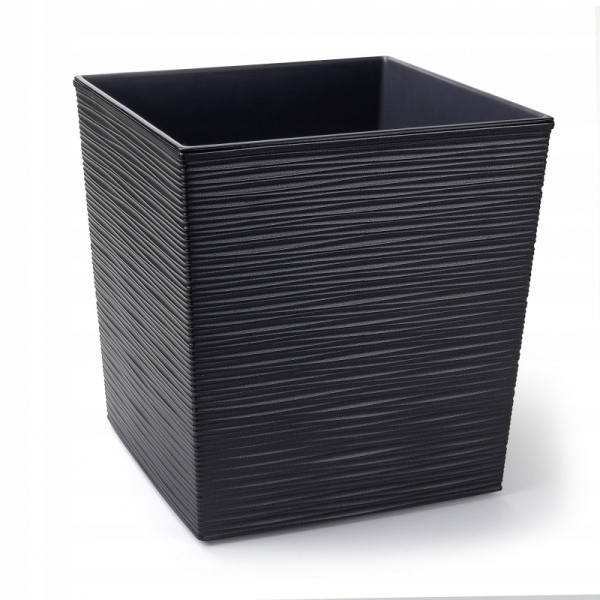 

Donica Juka Dłuto Z Wkładem H19 19x19 Czarny