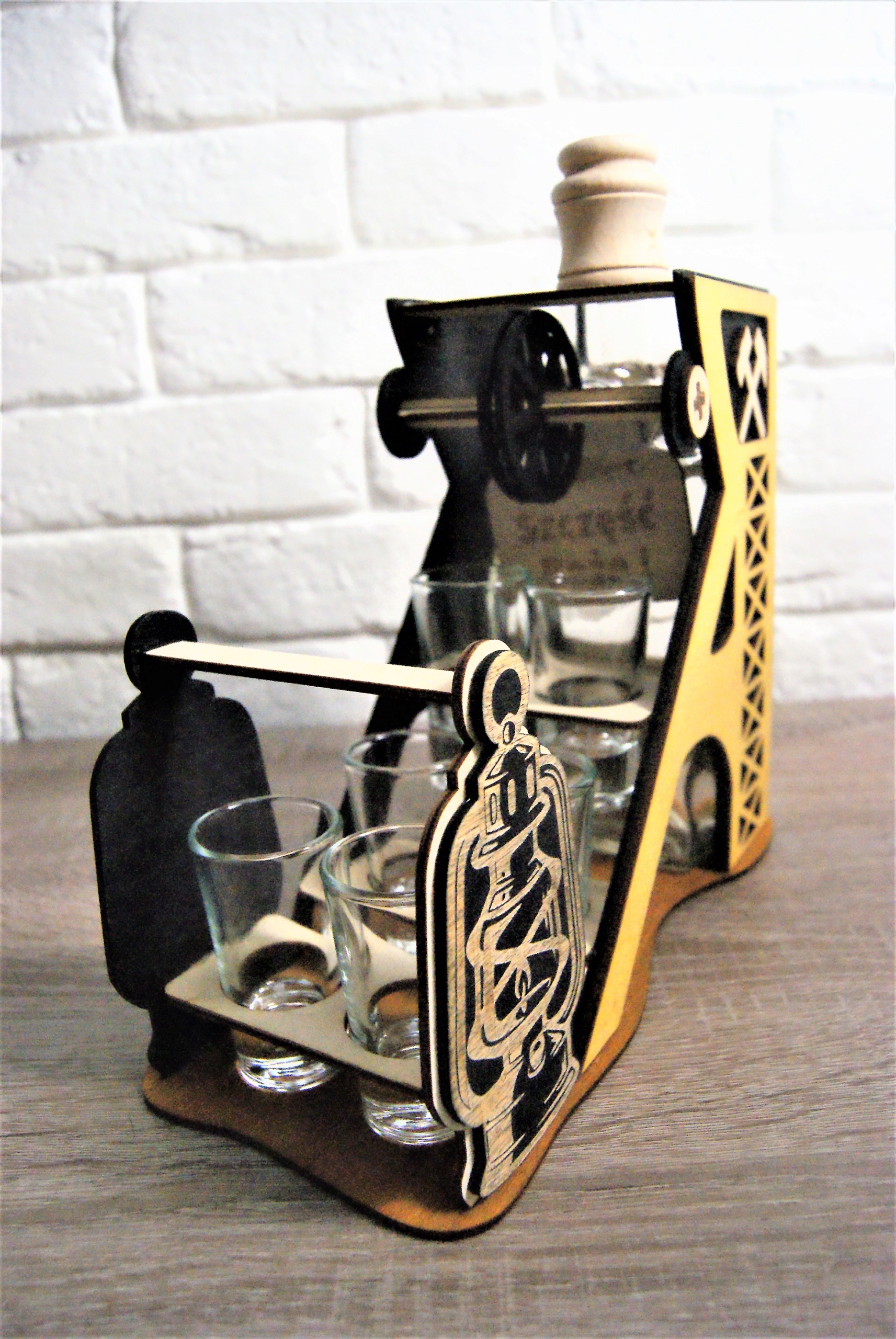 KARAFKA BAREK dla GÓRNIKA BARBÓRKA PREZENT SZYB Rodzaj gadżetu karafka