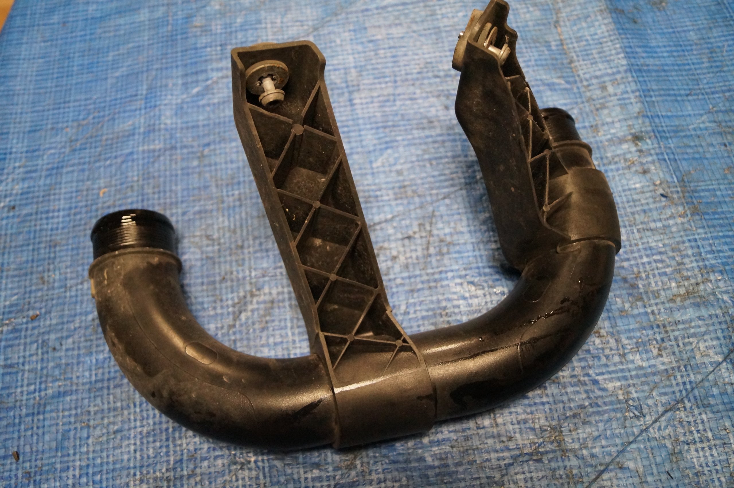 КАБЕЛЬ ИНТЕРКУЛЕРА SEAT EXEO 2.0 TDI 3R0145770