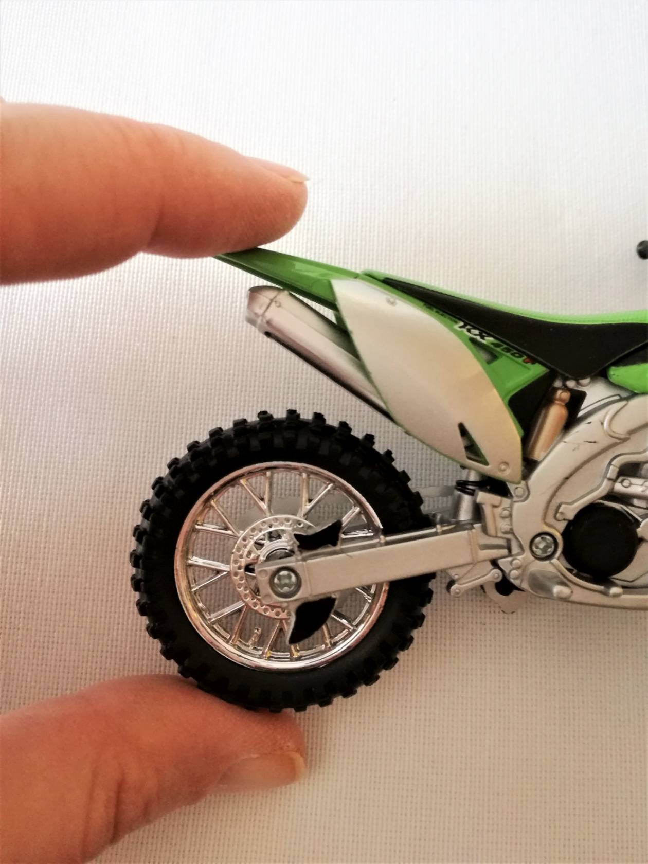 motocykl BBURAGO 1:18 MV Agusta Brutale S 0009 Marka inna