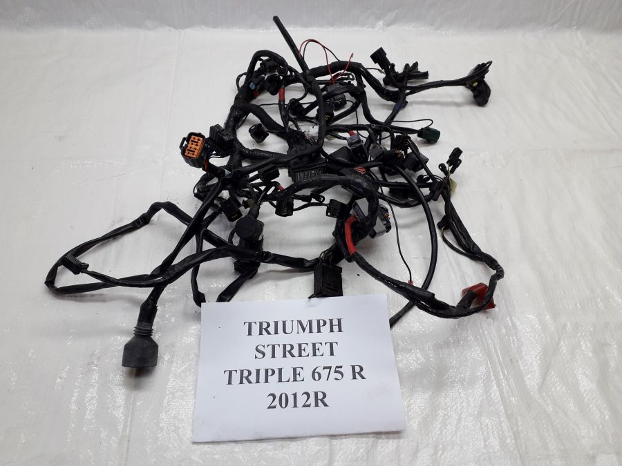 TRIUMPH STREET TRIPLE 675R ПРОМІНЬ УСТАНОВКА