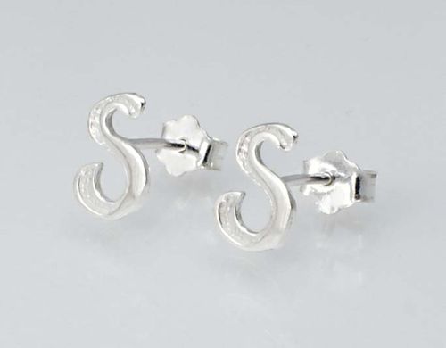 Srebrne kolczyki na sztyfcie Literka 03 s SREBRO Marka Inna marka