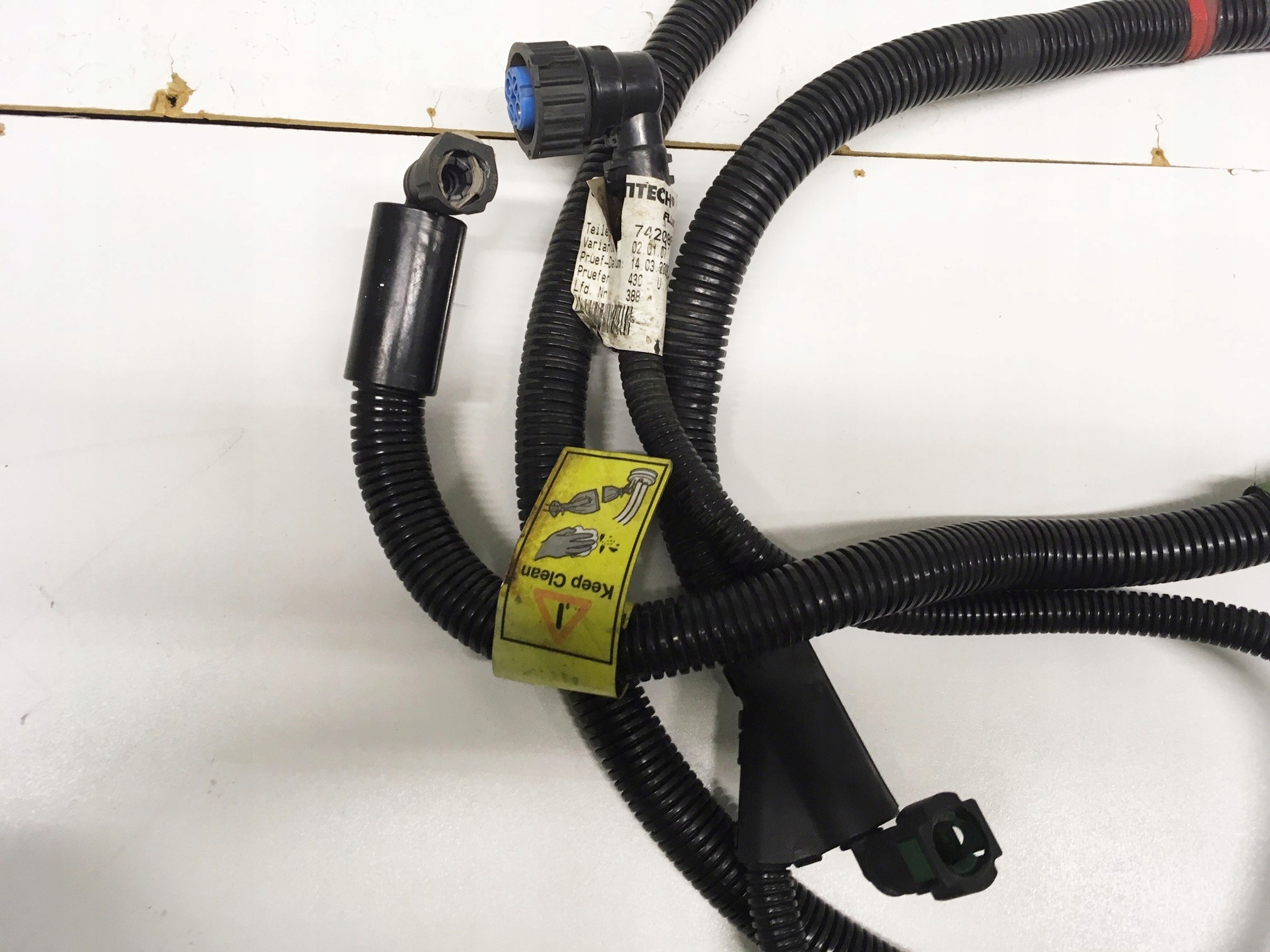 7420856332 - Провод AdBlue жгут проводов обогревателя VOLVO FH Renault 440