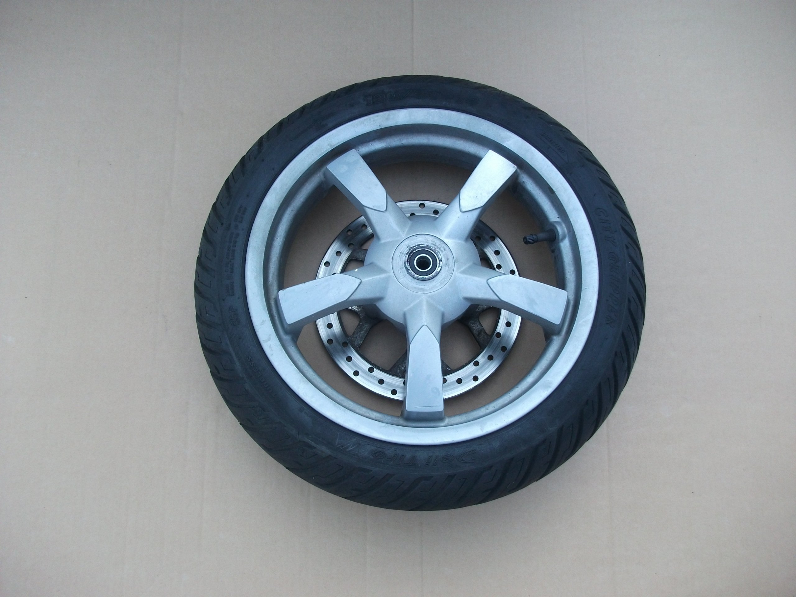 PEUGEOT SATELIS 125 KOLO OPONA PRZOD 120 70 14 3