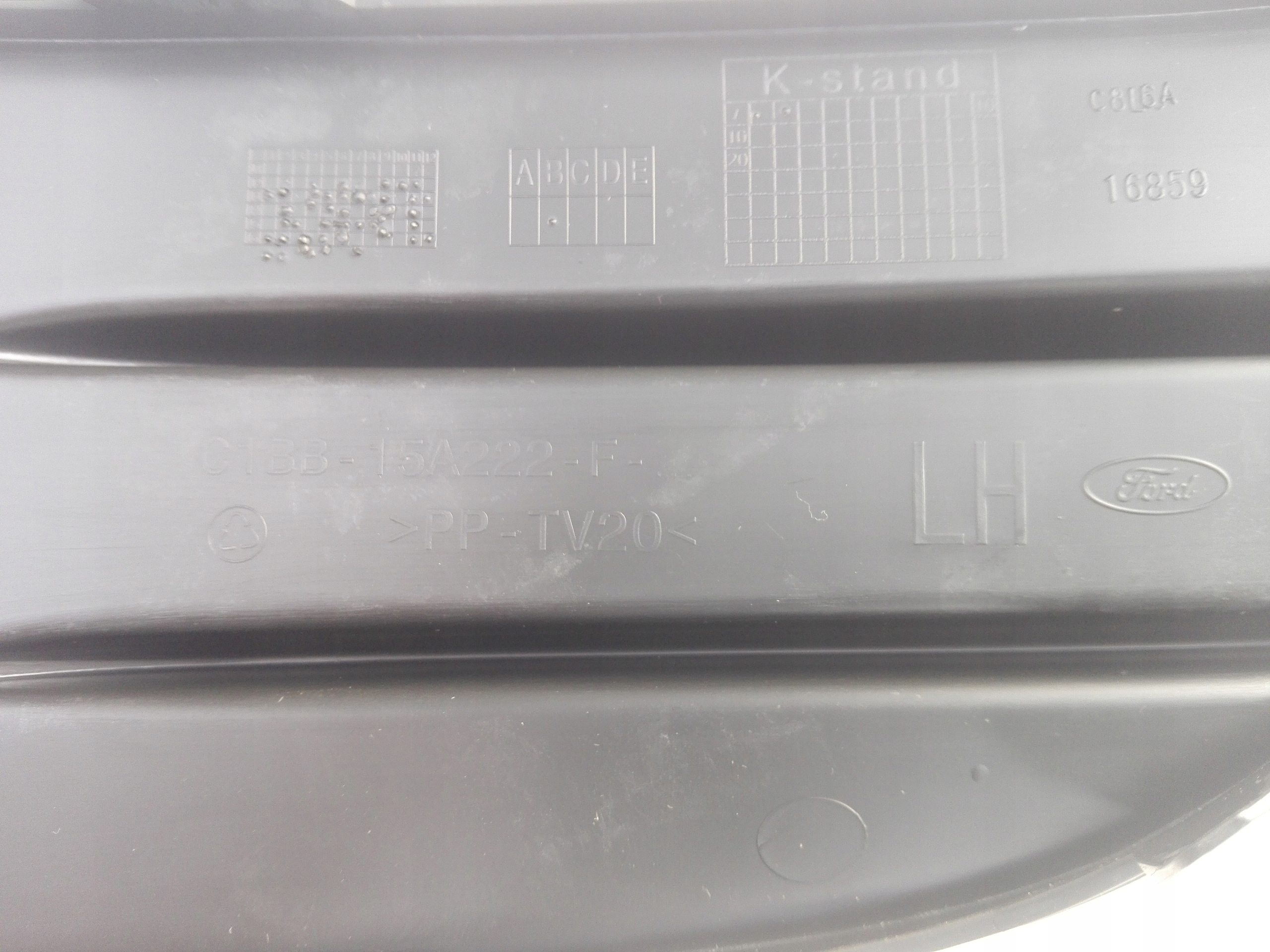 FIESTA MK7 LIFT ST ZASLEPKA HALOGENU KRATKA LEWA Installation side Front