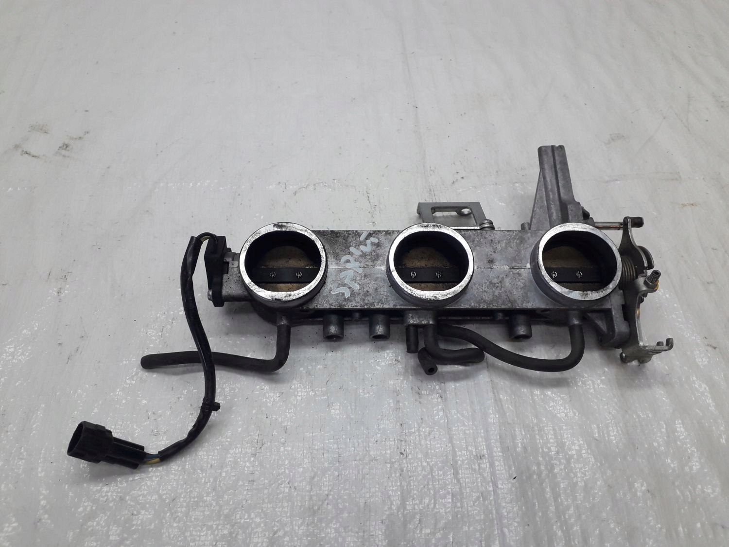 TRIUMPH SPRINT 1050 05-10 ДРОССЕЛЬ