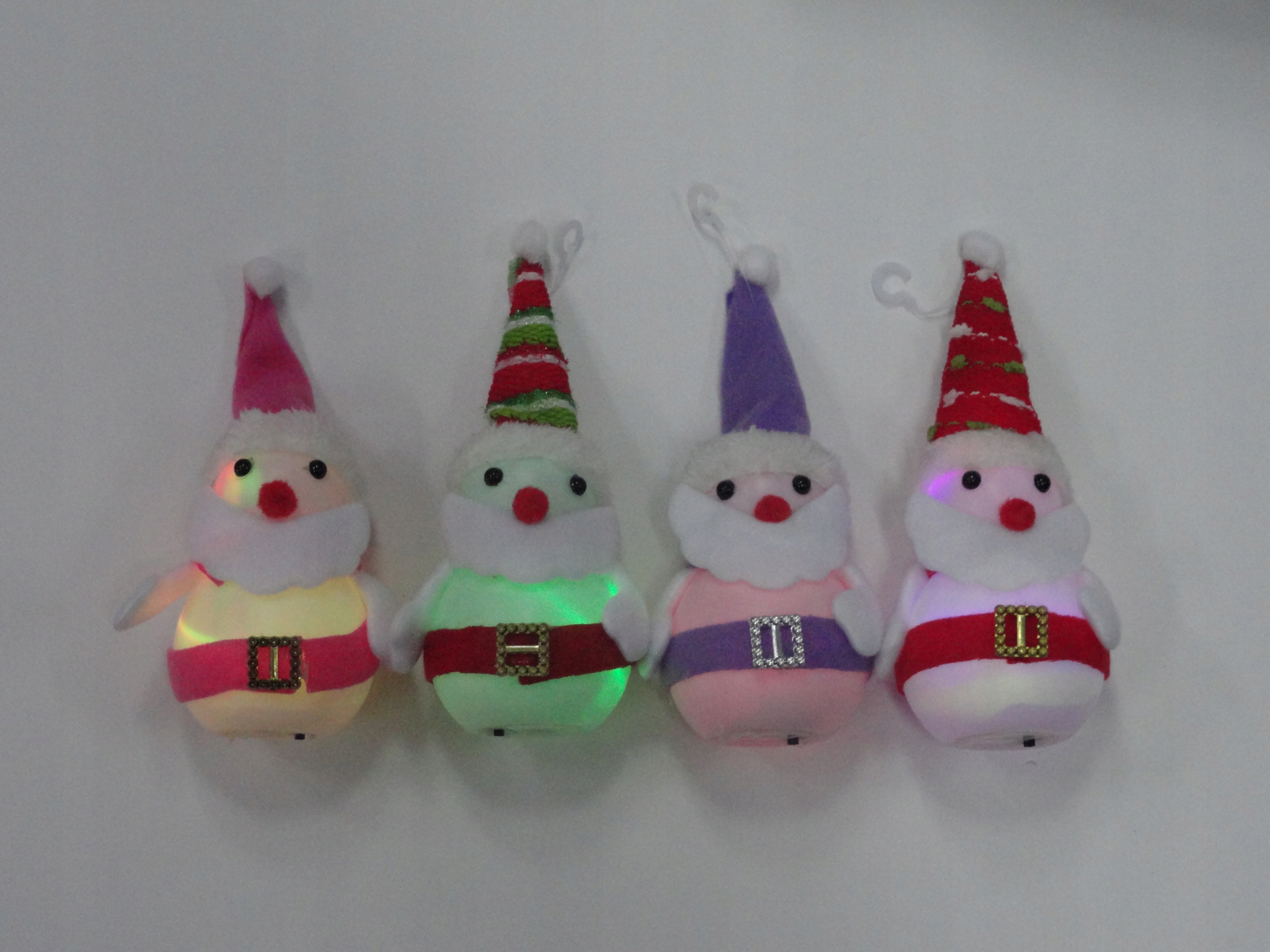 BAŁWANEK - ŚWIECĄCA OZDOBA ŚWIĄTECZNA LED (M)PASEK Wysokość produktu 20 cm