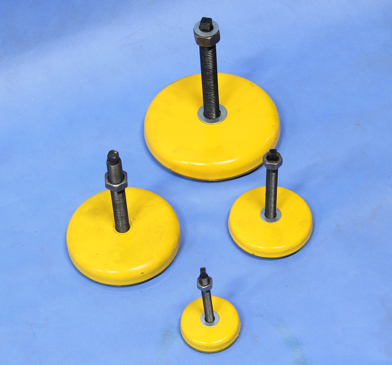 WIBROIZOLATOR DO MASZYN UDŹWIG 1500KG M20X170 Kod producenta GNNI16