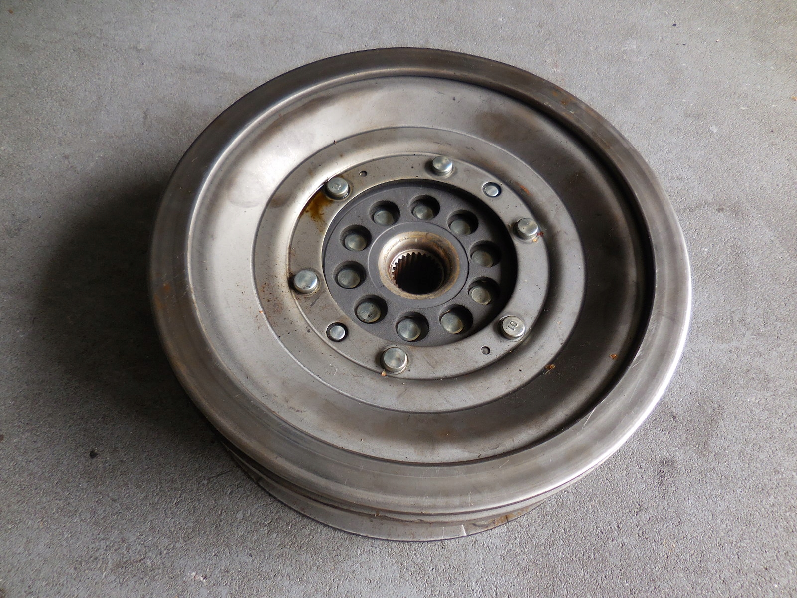 AUDI ДВОМАСОВЕ КОЛЕСО ЗЧЕПЛЕННЯ 0B5105317M