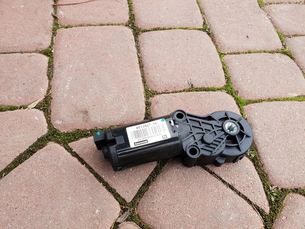 Silniczek regulacji fotela Opel Zafira C 451342706