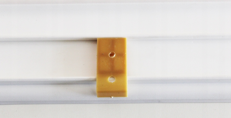 KLIPS DO LISTEW WYS. 85 mm - 1 kpl = 5 sztuk Szerokość 18 mm