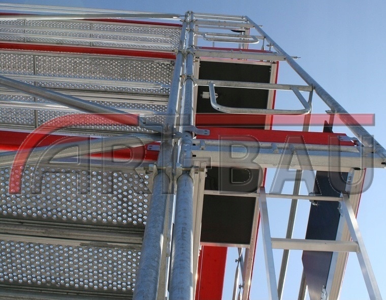 RUSZTOWANIE RUSZTOWANIA ELEWACYJNE PLETTAC 331 m² Rodzaj fasadowe