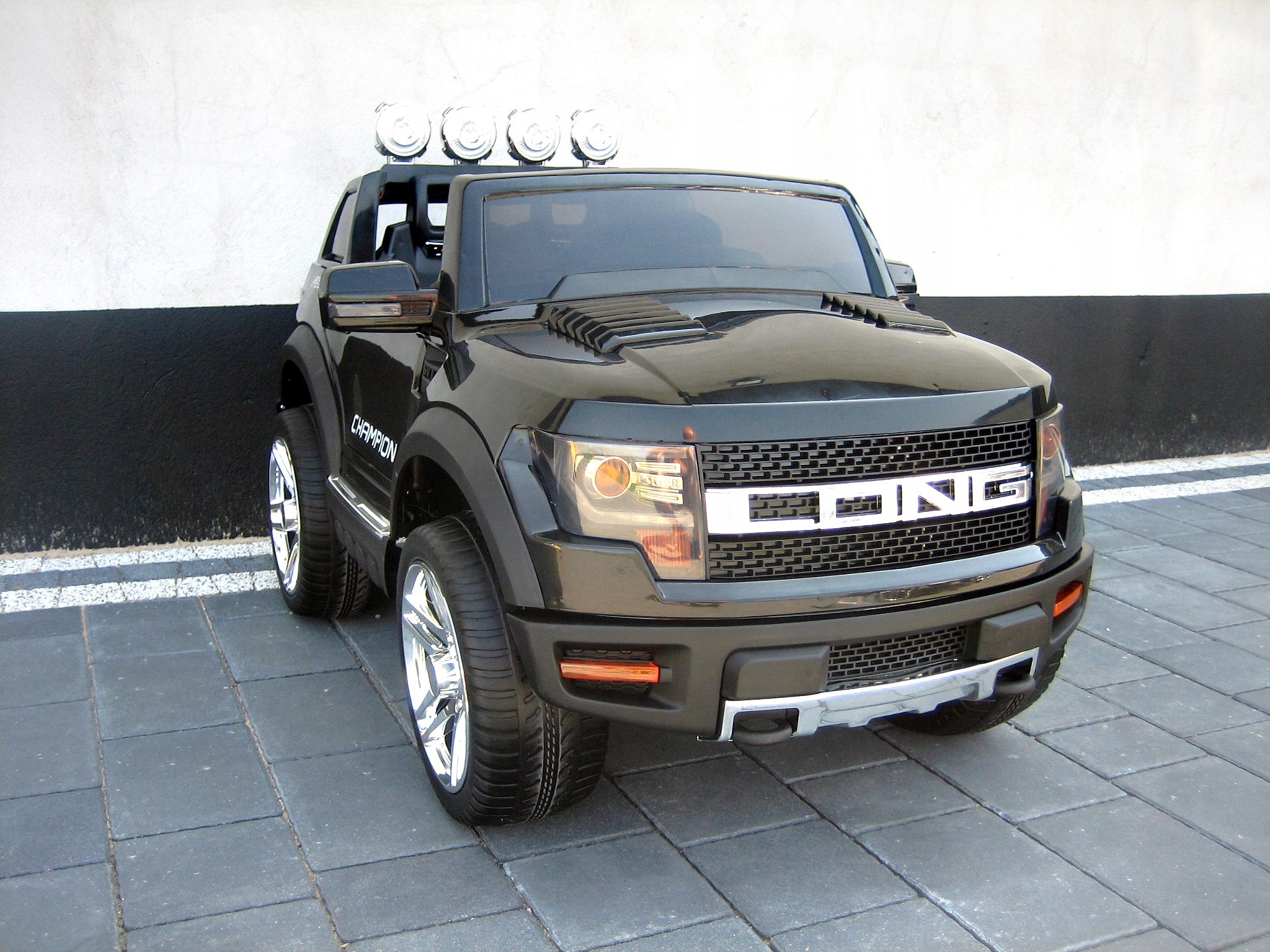 DWUOSOBOWY MASYWNY JEEP AUTO NA AKUMULATOR KOŁA EV Kod producenta LONG1