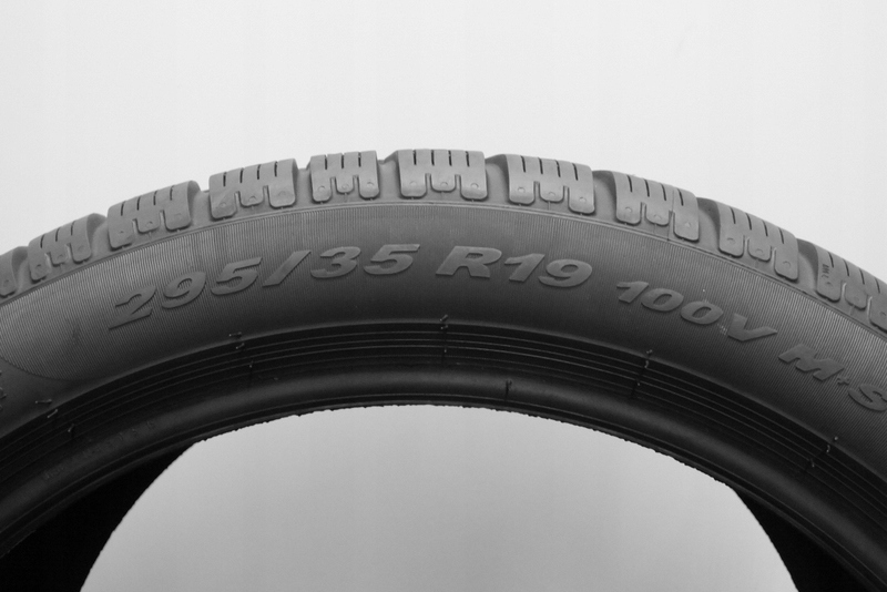 2Z 295/35R19 Pirelli Winter SottoZero S2 100V 4016 Średnica 19