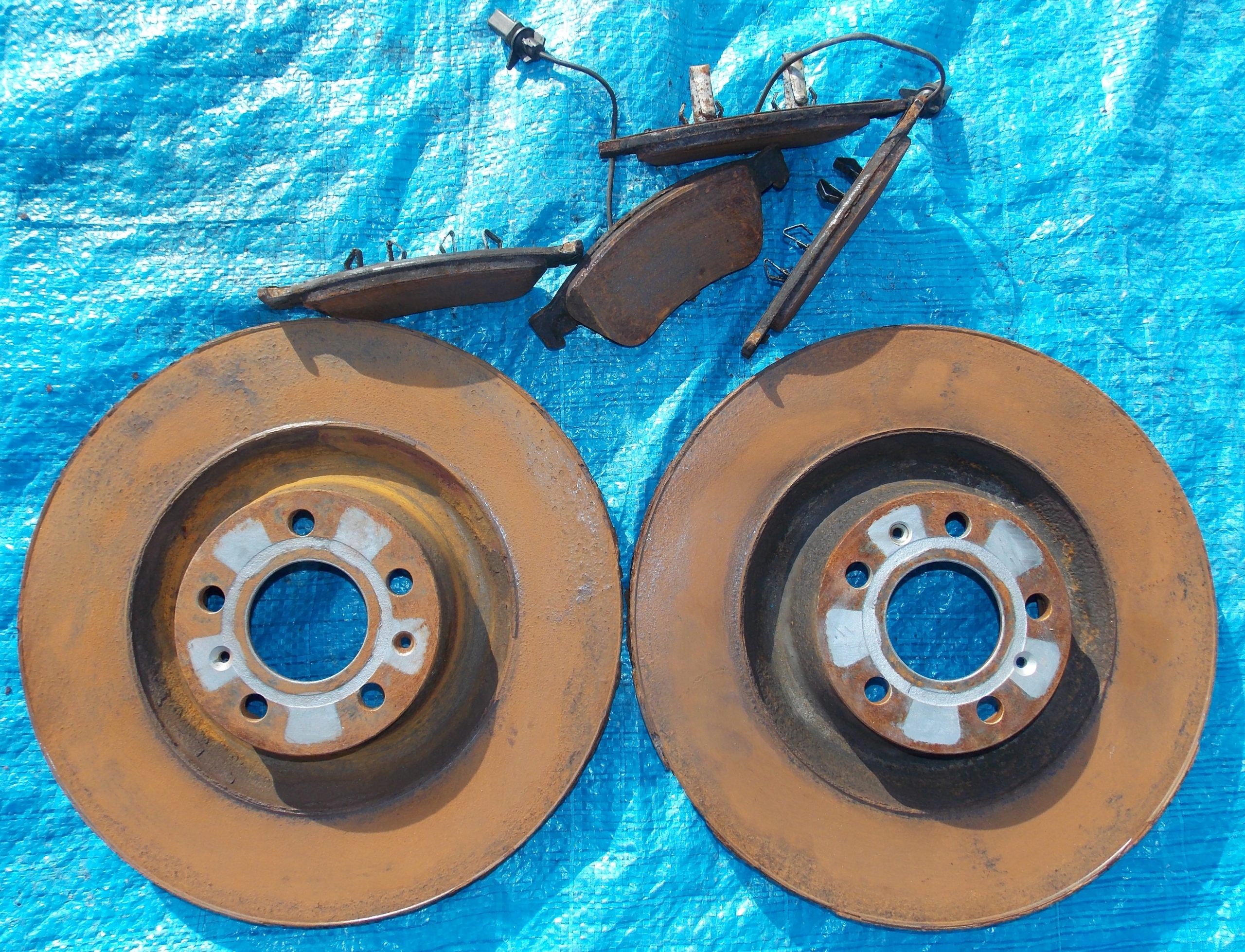 A8 D3 4.2 TDI ліфт щит передній лівий + правий 358 мм