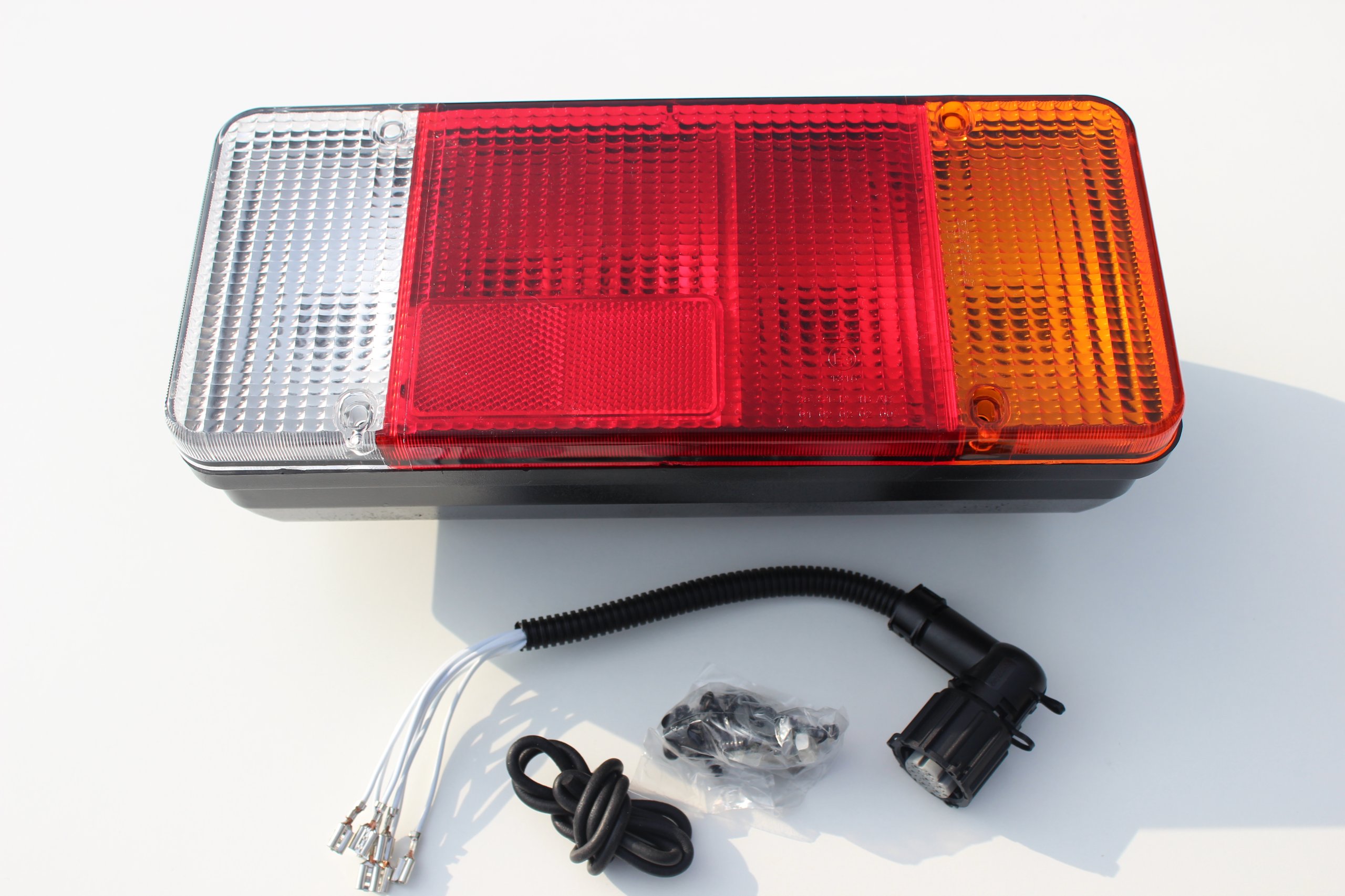 

Fiat Ducato Renault Master Lampa Tył Wtyczk Prawa