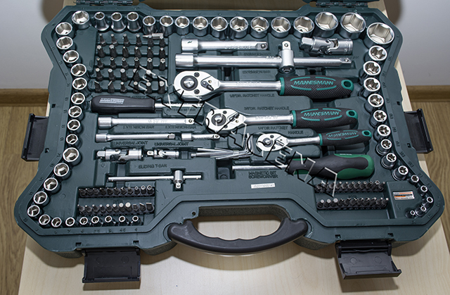 MANNESMANN ZESTAW KLUCZE NASADOWE 215 ELEMENTOW Producent code M98430